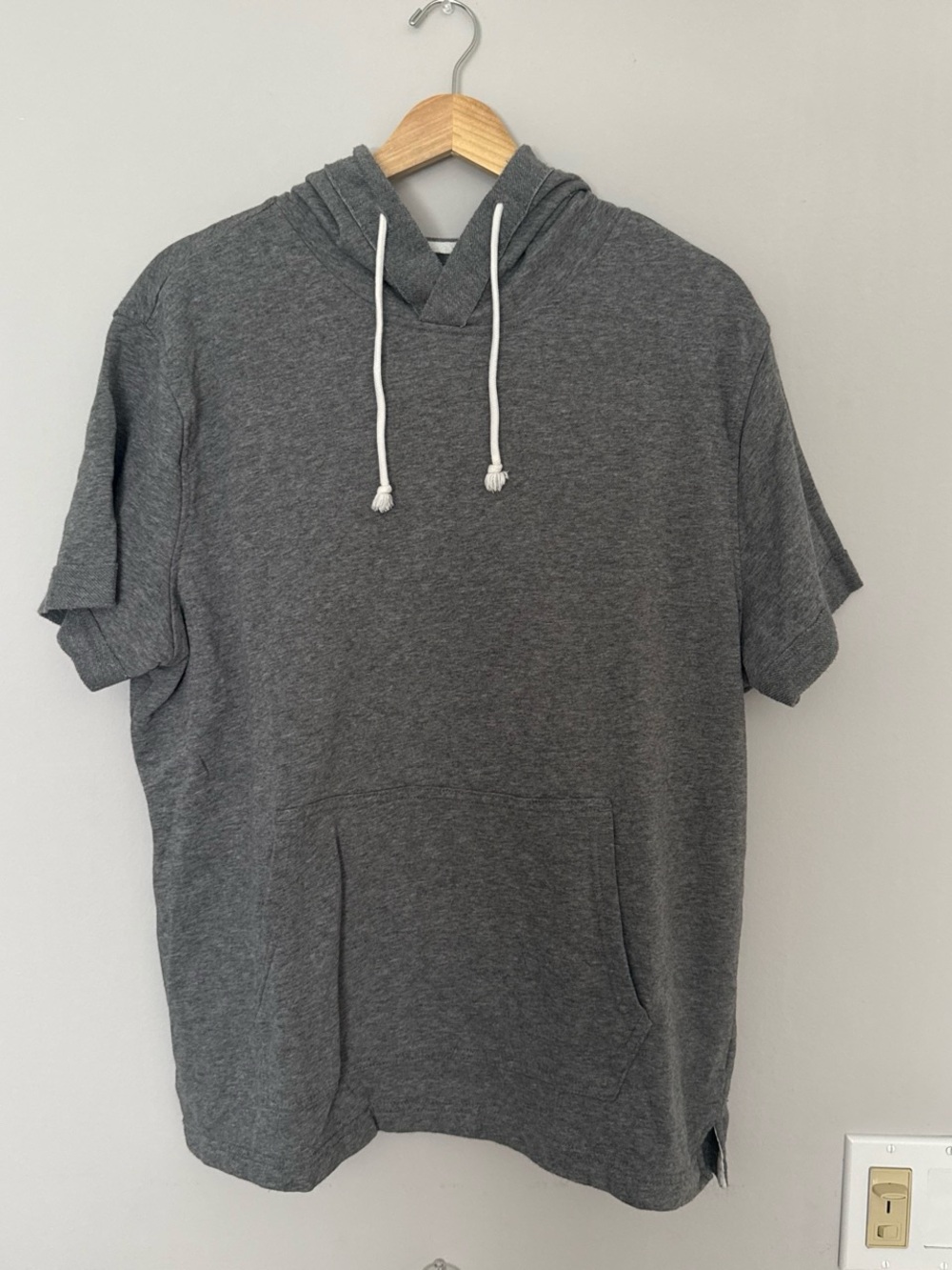Source Unknown Men's Short-Sleeve Hooded Shirt - Charcoal Gray